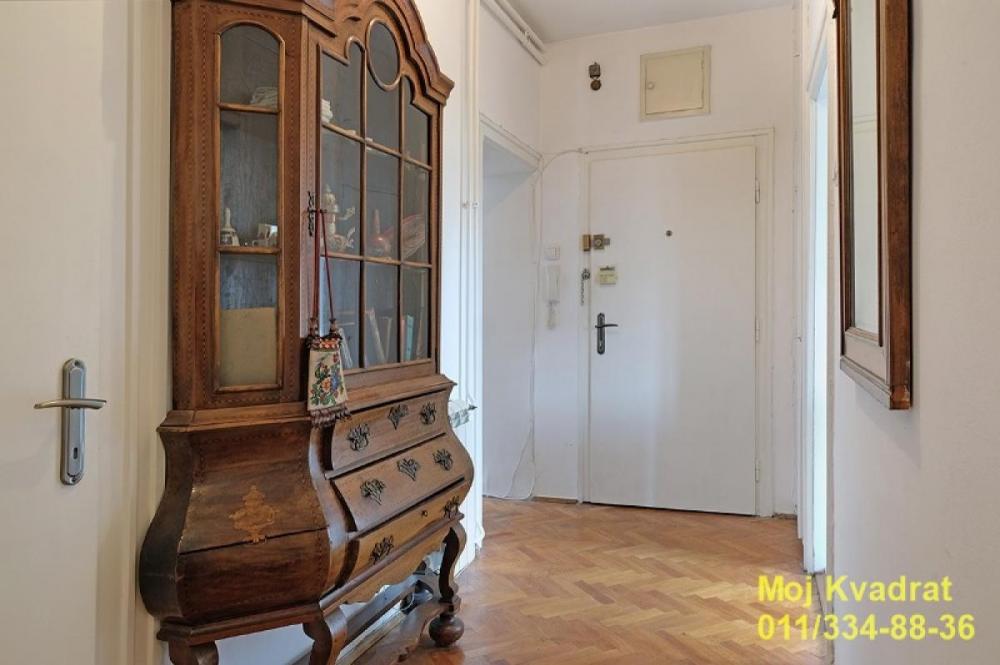 Stan na prodaju u Beogradu, Kalenić pijaca, dvosoban, 55m2, cena 249000 evra