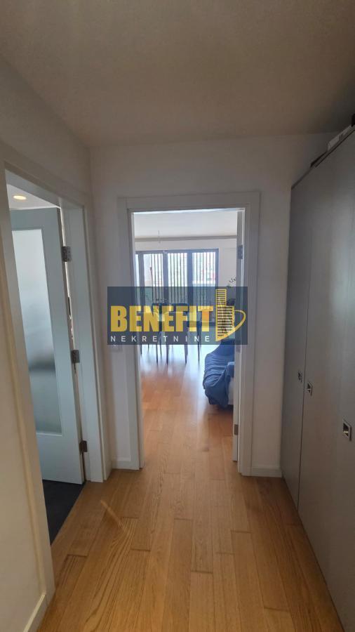 Stan na prodaju u Beogradu, Novi Beograd blok 65, trosoban, 90m2, cena 480000 evra