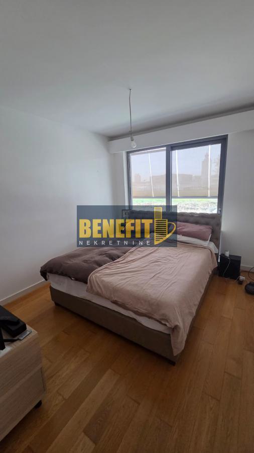 Stan na prodaju u Beogradu, Novi Beograd blok 65, trosoban, 90m2, cena 480000 evra