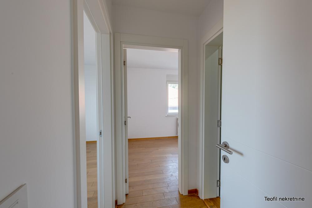 Stan na prodaju u Beogradu, Šumice, trosoban, 66m2, cena 277000 evra