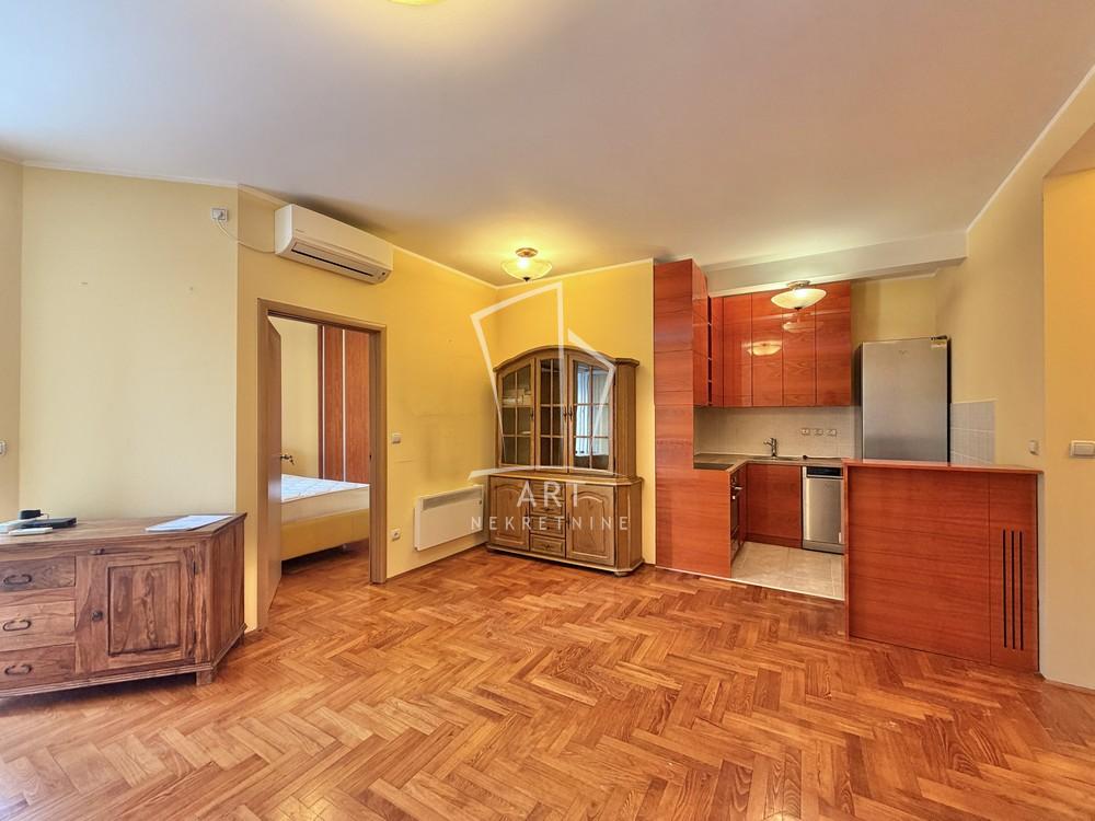 Stan na prodaju u Beogradu, Vračar (Hram), dvosoban, 46m2, cena 270000 evra