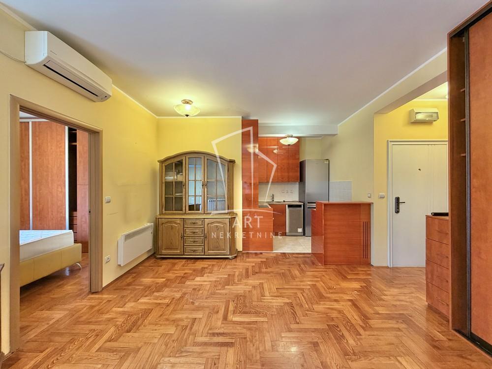 Stan na prodaju u Beogradu, Vračar (Hram), dvosoban, 46m2, cena 270000 evra