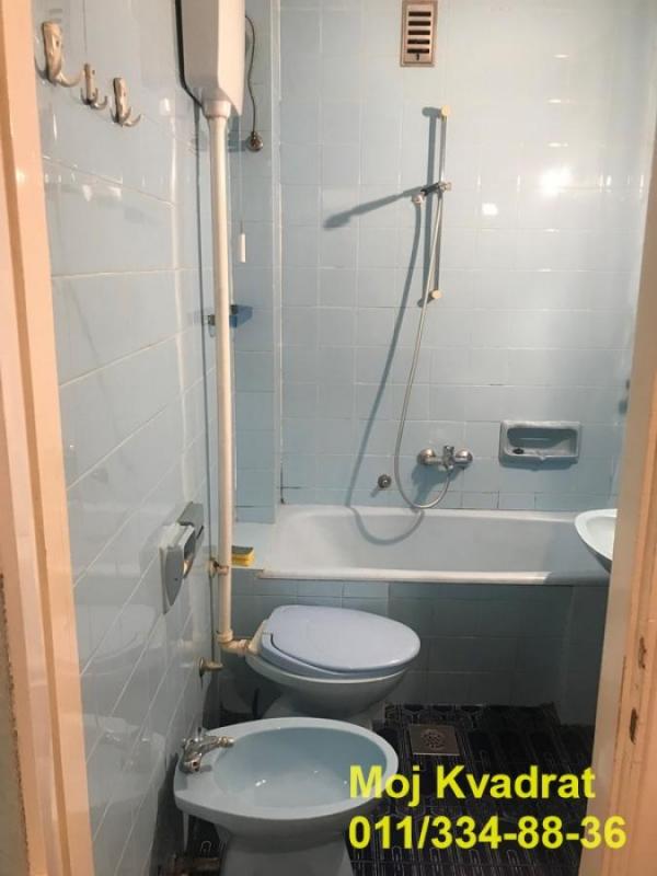 Stan na prodaju u Beogradu, Cerak, trosoban, 59m2, cena 160000 evra