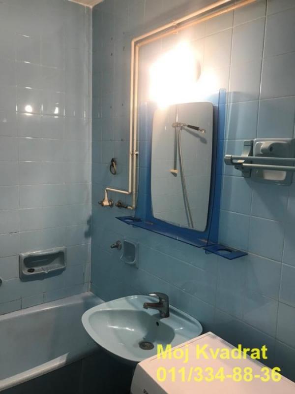 Stan na prodaju u Beogradu, Cerak, trosoban, 59m2, cena 160000 evra