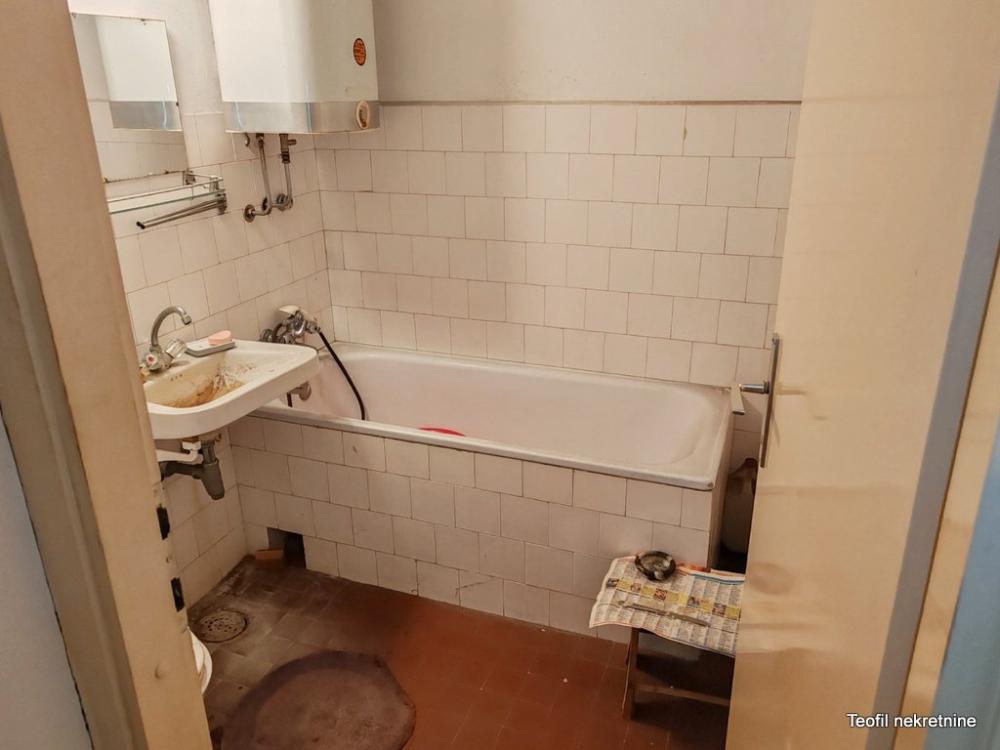 Stan na prodaju u Beogradu, Novi Beograd blok 70 (Kineski TC), dvosoban, 59m2, cena 220000 evra