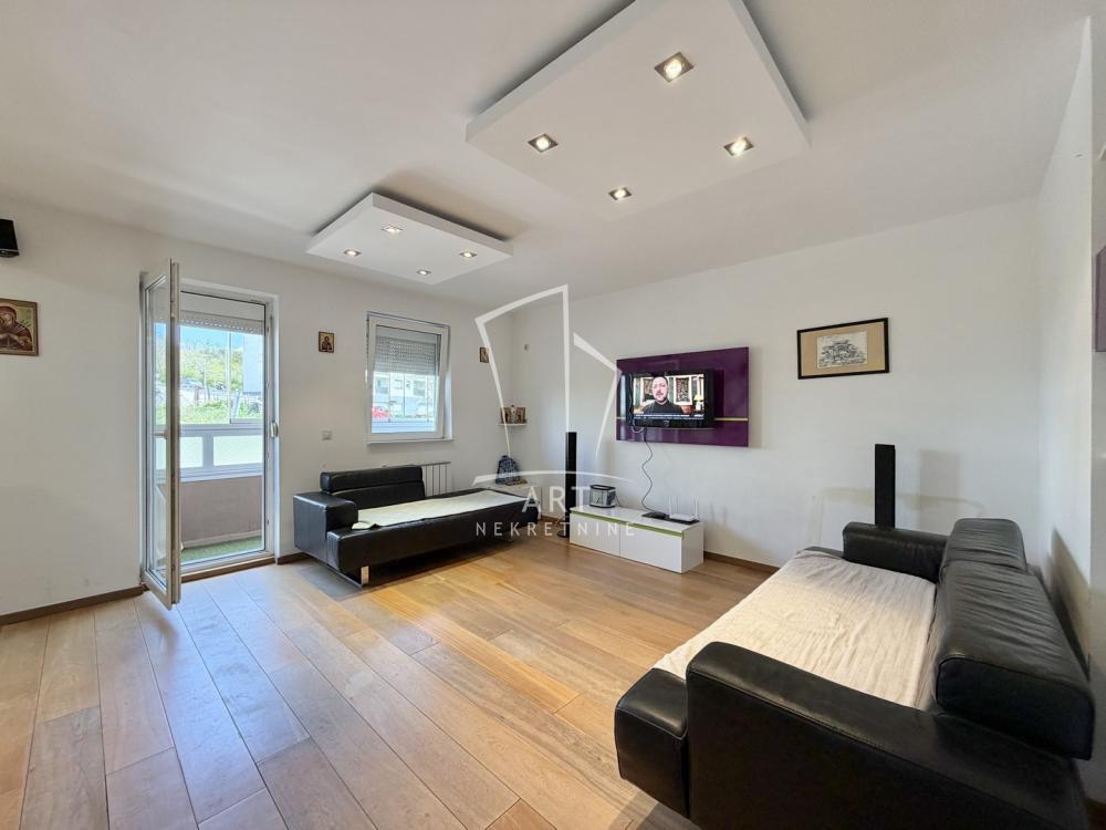 Stan na prodaju u Beogradu, Zvezdara, dvoiposoban, 67m2, cena 204000 evra