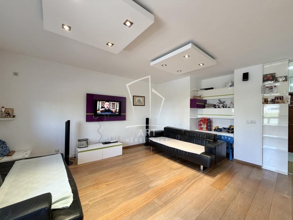 Stan na prodaju u Beogradu, Zvezdara, dvoiposoban, 67m2, cena 204000 evra