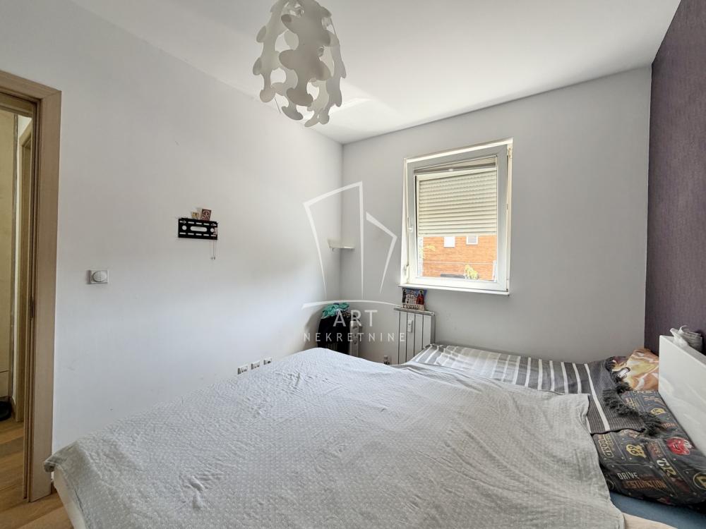 Stan na prodaju u Beogradu, Zvezdara, dvoiposoban, 67m2, cena 204000 evra