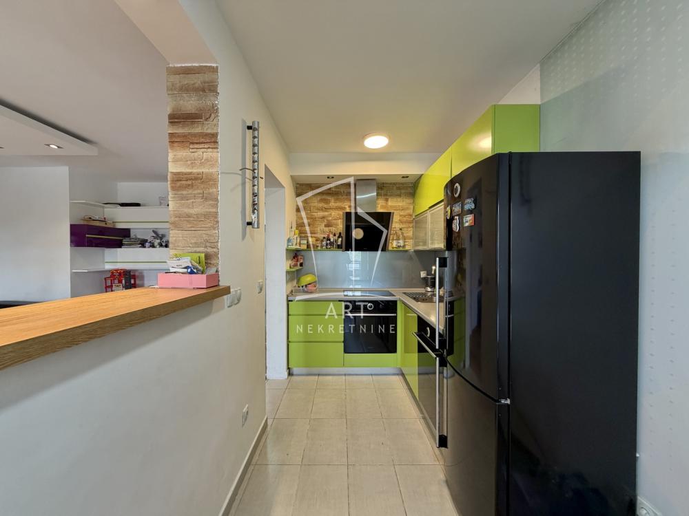 Stan na prodaju u Beogradu, Zvezdara, dvoiposoban, 67m2, cena 204000 evra