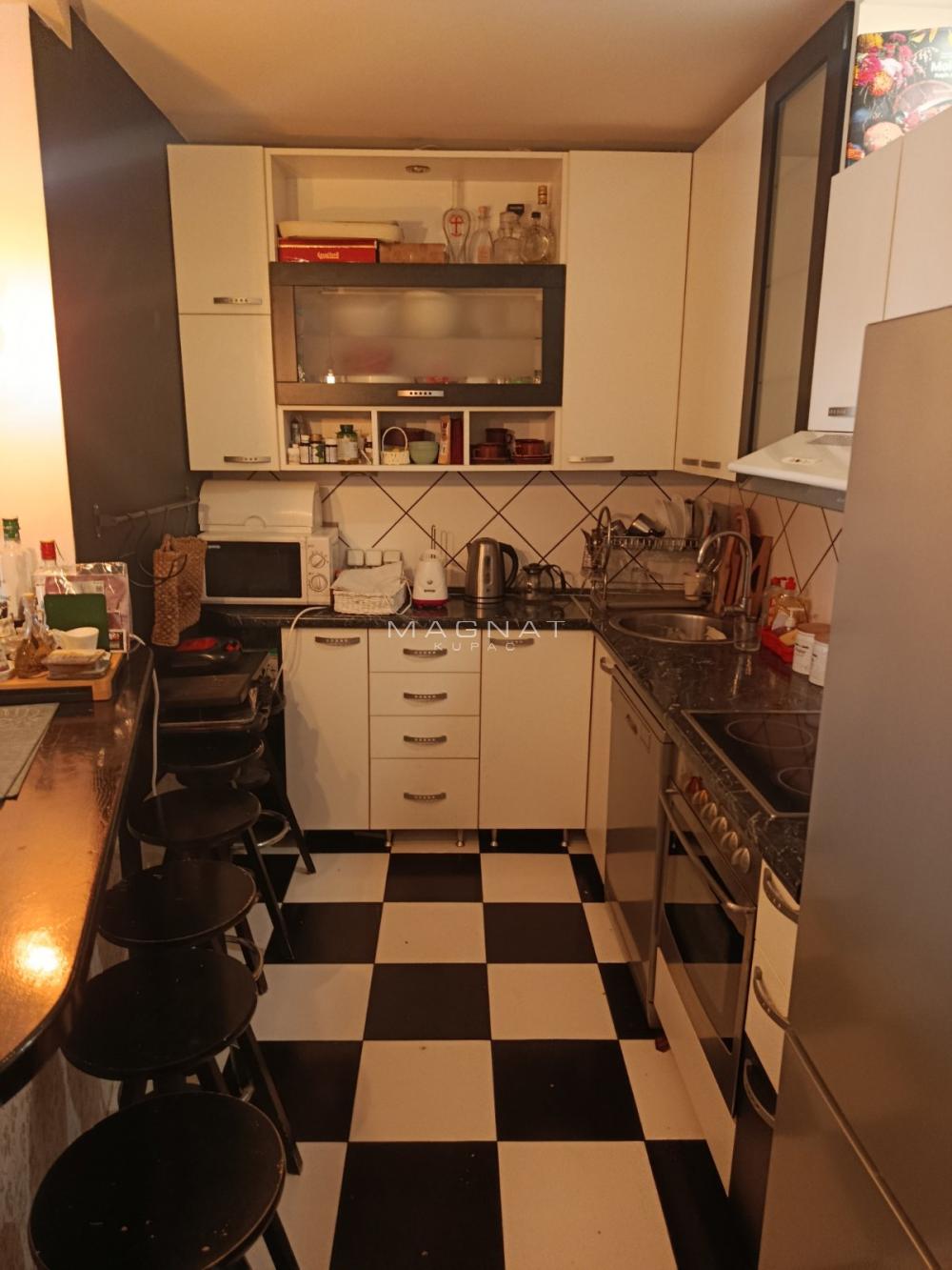 Stan na prodaju u Beogradu, Vračar, dvosoban, 53m2, cena 215000 evra