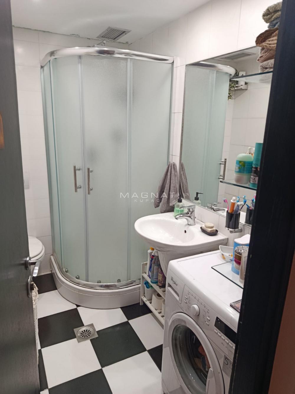 Stan na prodaju u Beogradu, Vračar, dvosoban, 53m2, cena 215000 evra