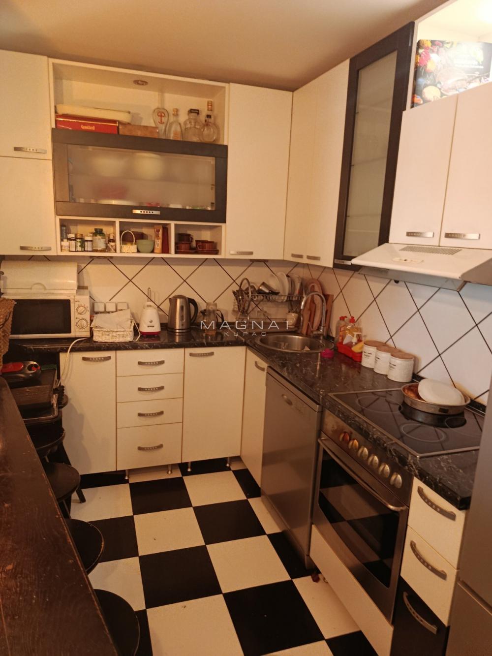 Stan na prodaju u Beogradu, Vračar, dvosoban, 53m2, cena 215000 evra