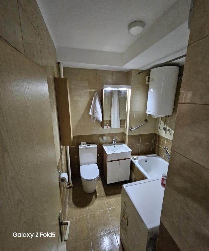 Stan na prodaju u Beogradu, Novi Beograd blok 62, jednoiposoban, 53m2, cena 202000 evra