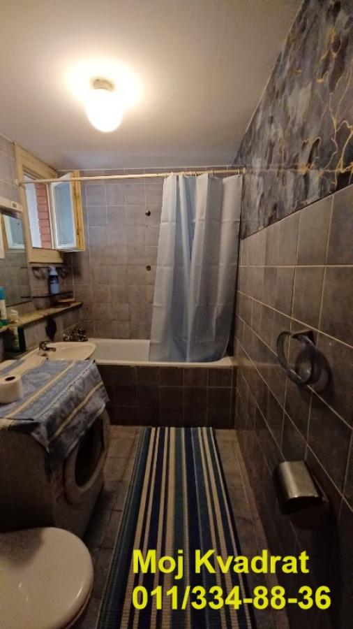 Stan na prodaju u Beogradu, Novi Beograd blok 70 (Kineski TC), dvosoban, 67m2, cena 238000 evra