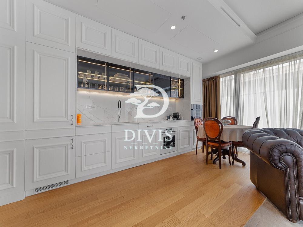 Stan na prodaju u Beogradu, Novi Beograd, trosoban, 95m2, cena 590000 evra