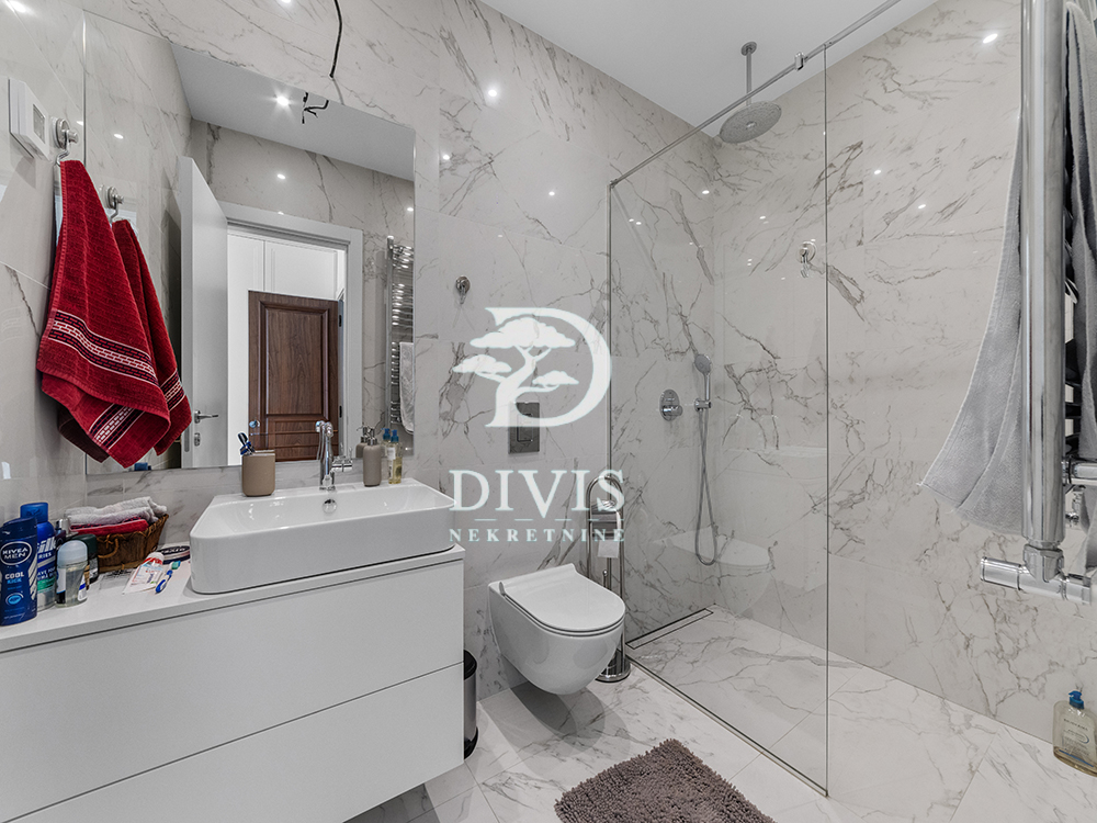 Stan na prodaju u Beogradu, Novi Beograd, trosoban, 95m2, cena 590000 evra