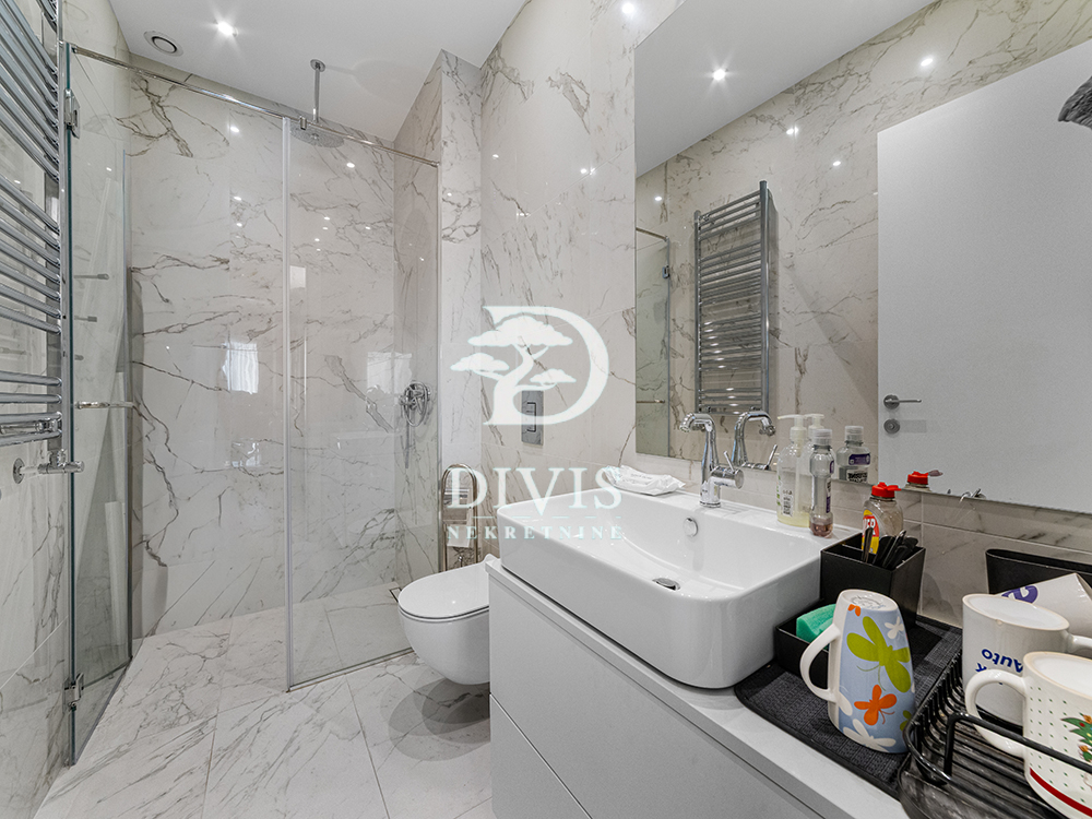 Stan na prodaju u Beogradu, Novi Beograd, trosoban, 95m2, cena 590000 evra