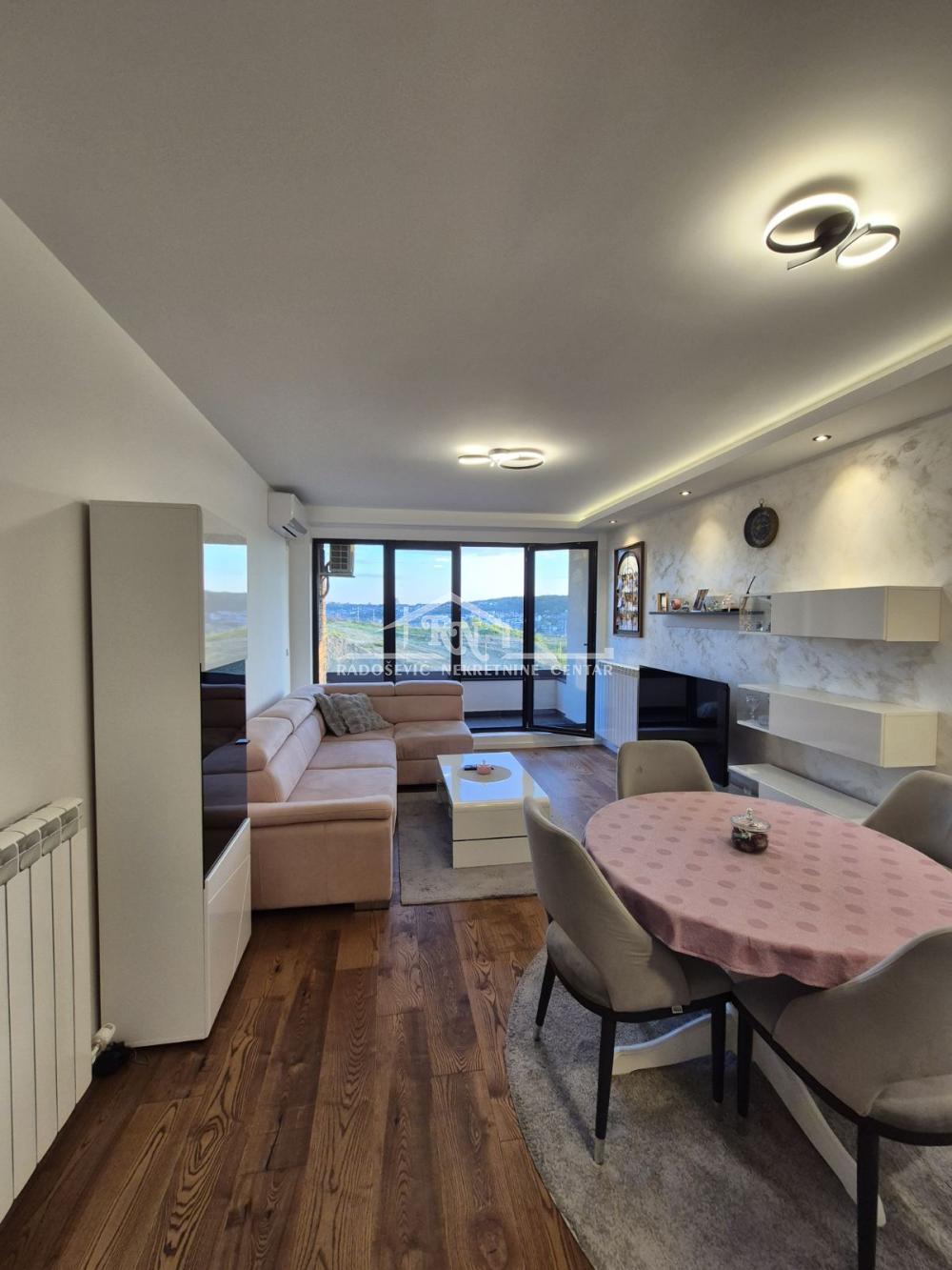 Stan na prodaju u Beogradu, Višnjička banja, trosoban, 67m2, cena 230000 evra