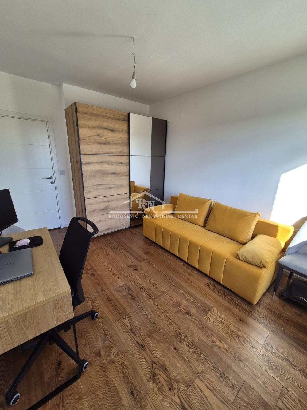 Stan na prodaju u Beogradu, Višnjička banja, trosoban, 67m2, cena 230000 evra