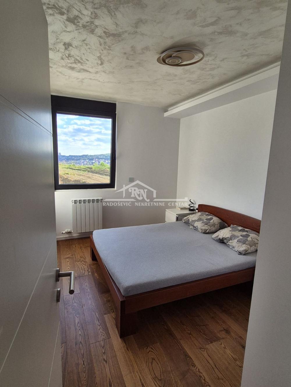 Stan na prodaju u Beogradu, Višnjička banja, trosoban, 67m2, cena 230000 evra