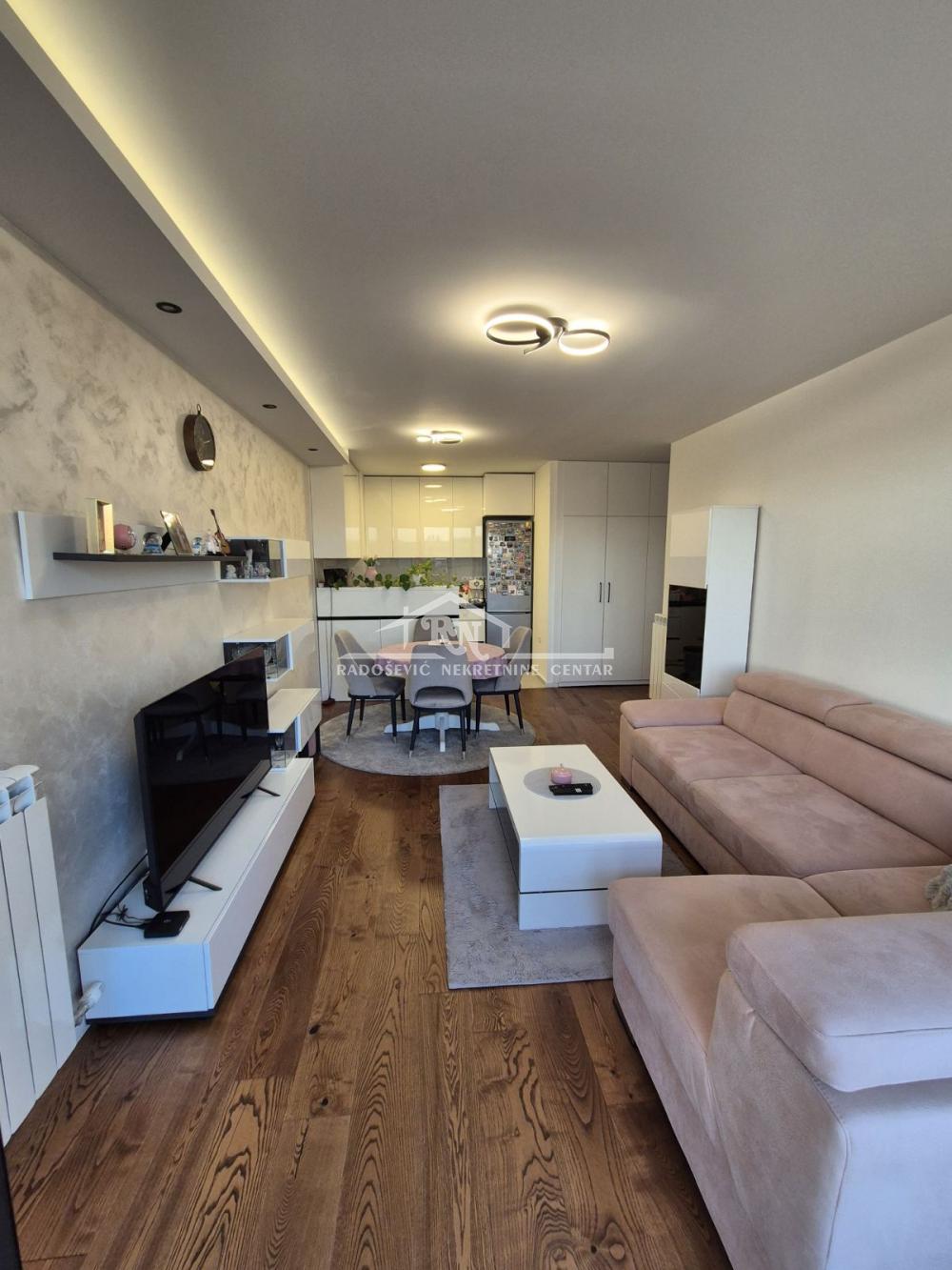 Stan na prodaju u Beogradu, Višnjička banja, trosoban, 67m2, cena 230000 evra