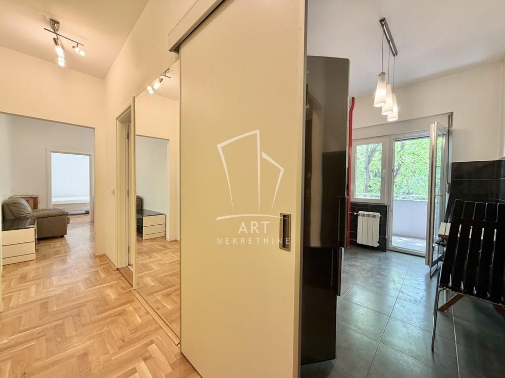 Stan na prodaju u Beogradu, Novi Beograd, dvosoban, 51m2, cena 199000 evra