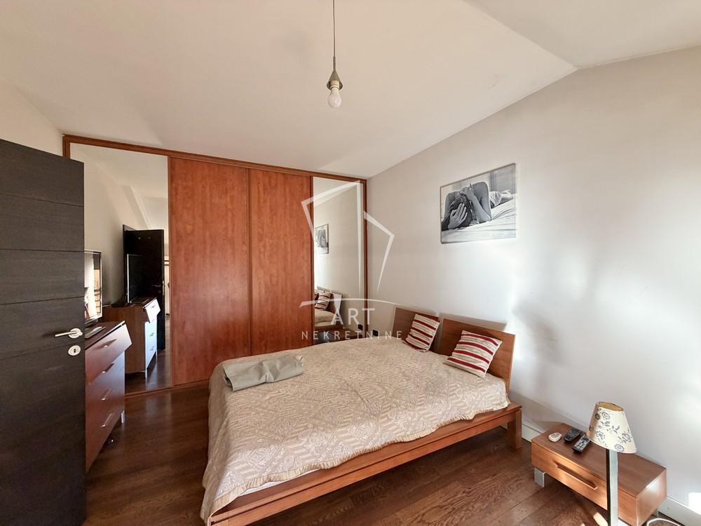 Stan na prodaju u Beogradu, Stari grad, cetvorosoban, 155m2, cena 570000 evra