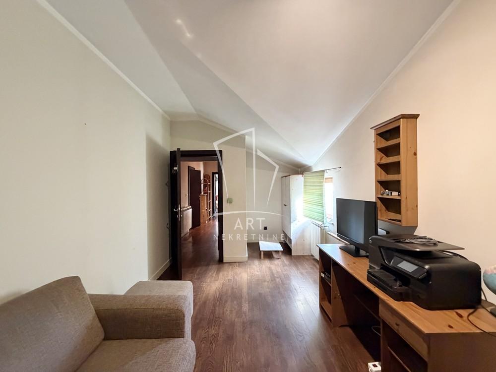 Stan na prodaju u Beogradu, Stari grad, cetvorosoban, 155m2, cena 570000 evra