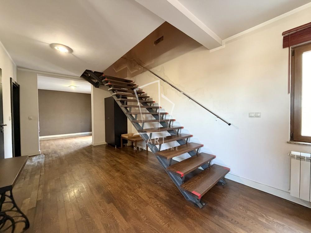 Stan na prodaju u Beogradu, Stari grad, cetvorosoban, 155m2, cena 570000 evra
