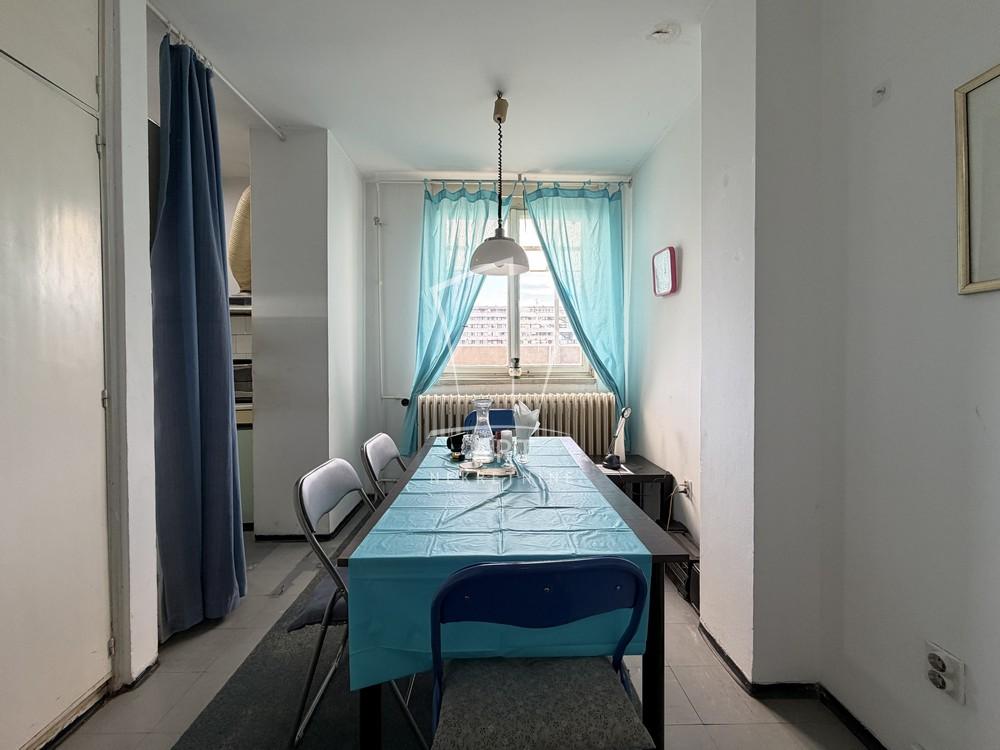 Stan na prodaju u Beogradu, Novi Beograd blok 21 (10. gimnazija), dvoiposoban, 55m2, cena 191000 evra