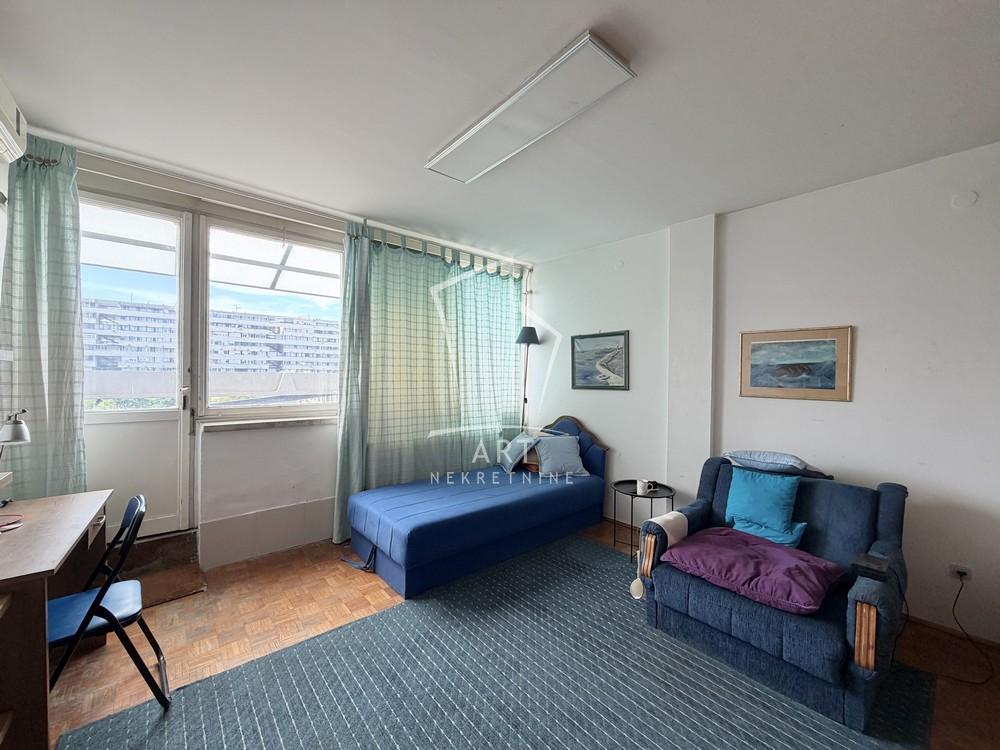 Stan na prodaju u Beogradu, Novi Beograd blok 21 (10. gimnazija), dvoiposoban, 55m2, cena 191000 evra