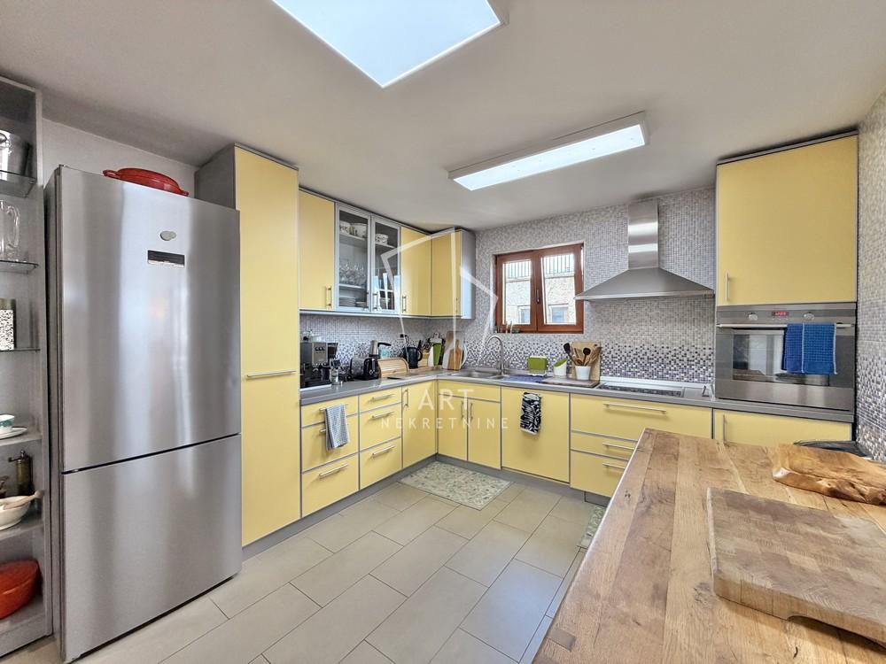 Stan na prodaju u Beogradu, Stari grad, 160m2, cena 750000 evra