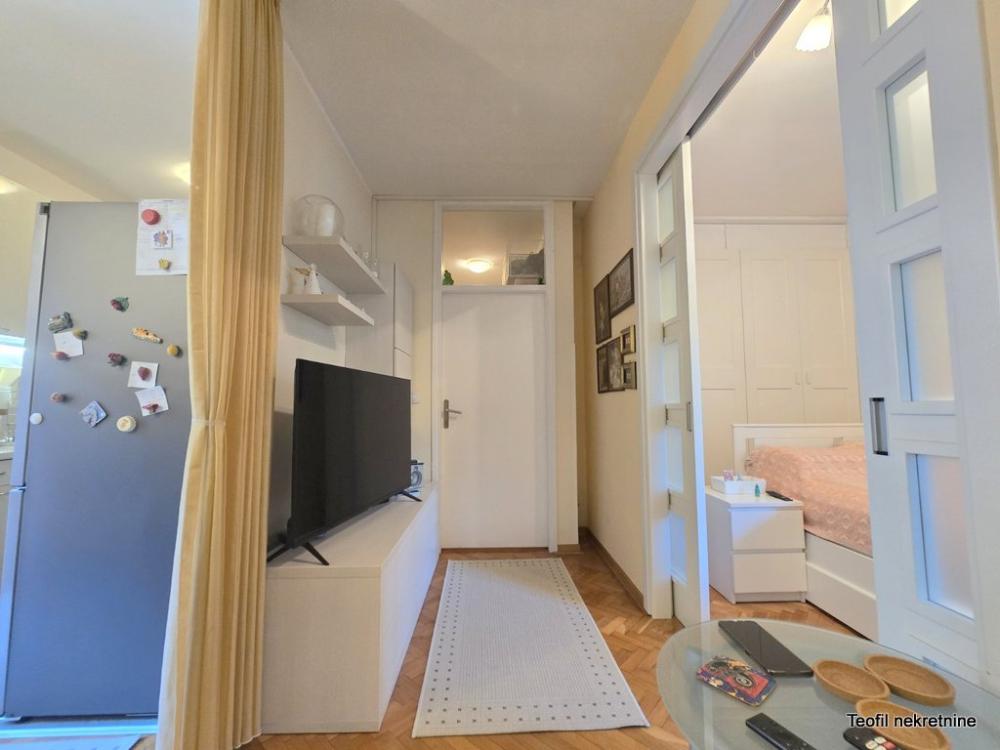 Stan na prodaju u Beogradu, Vukov spomenik, jednoiposoban, 39m2, cena 188000 evra