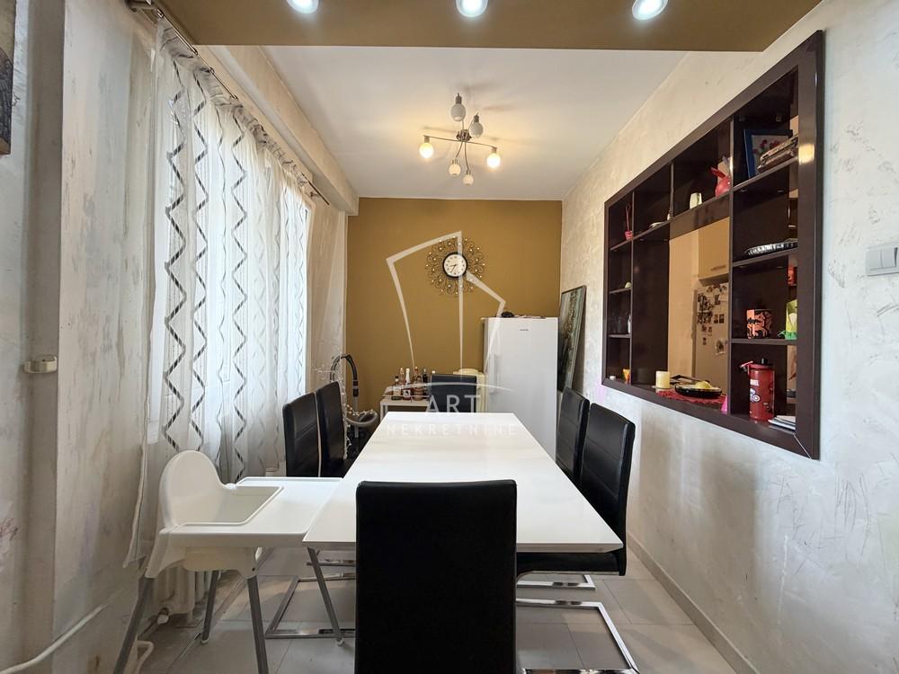 Stan na prodaju u Beogradu, Novi Beograd, troiposoban, 85m2, cena 370000 evra