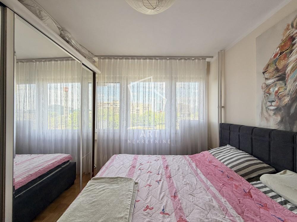 Stan na prodaju u Beogradu, Novi Beograd, troiposoban, 85m2, cena 370000 evra