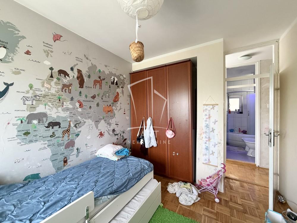 Stan na prodaju u Beogradu, Novi Beograd, troiposoban, 85m2, cena 370000 evra