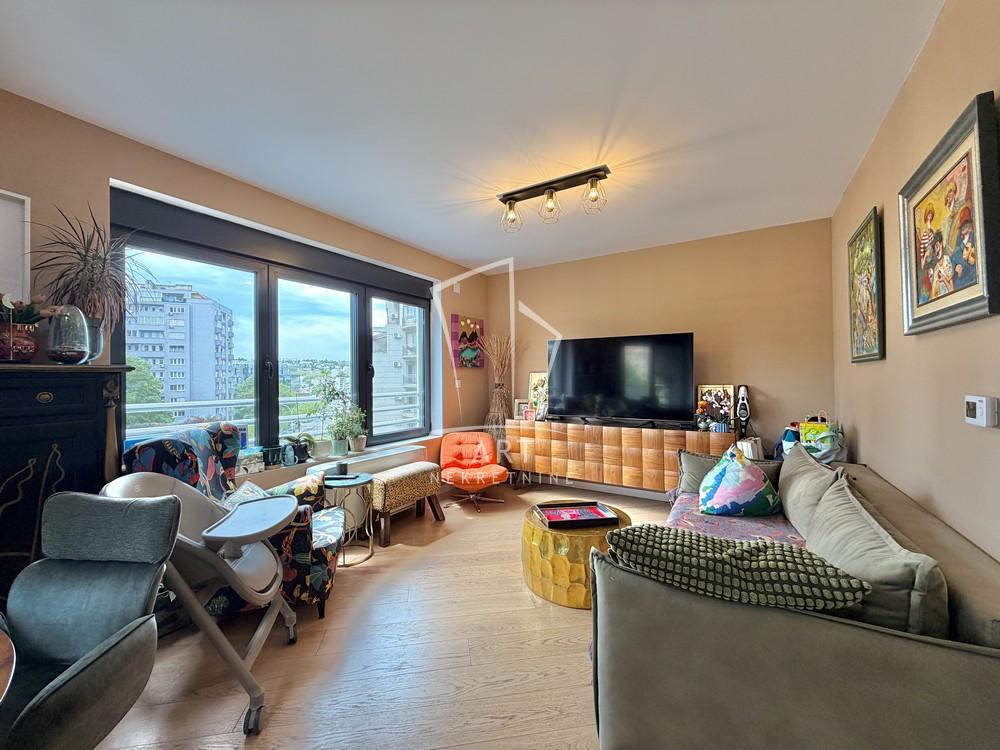 Stan na prodaju u Beogradu, Vračar, trosoban, 69m2, cena 325000 evra