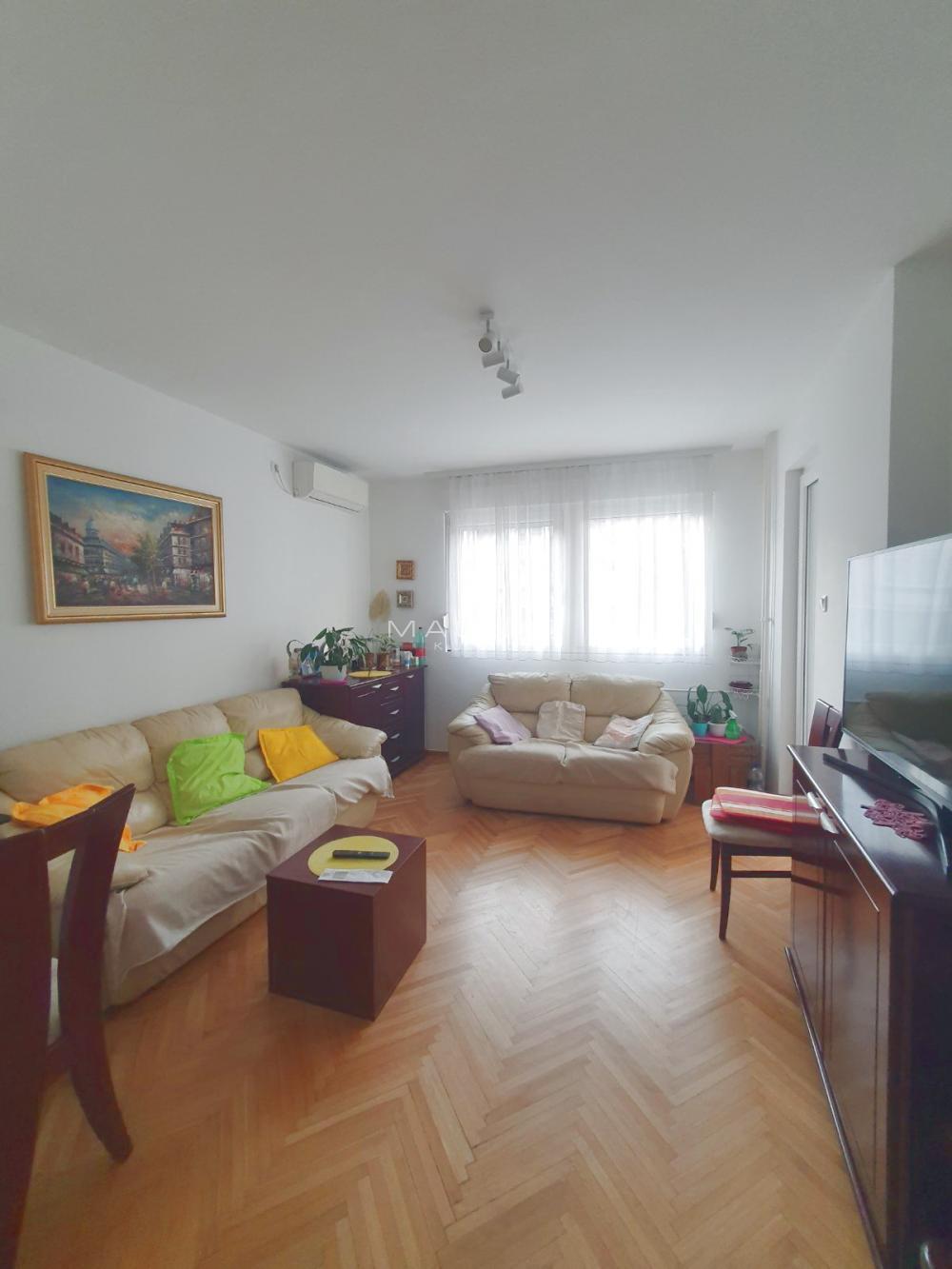 Stan na prodaju u Beogradu, Vračar, troiposoban, 76m2, cena 360000 evra