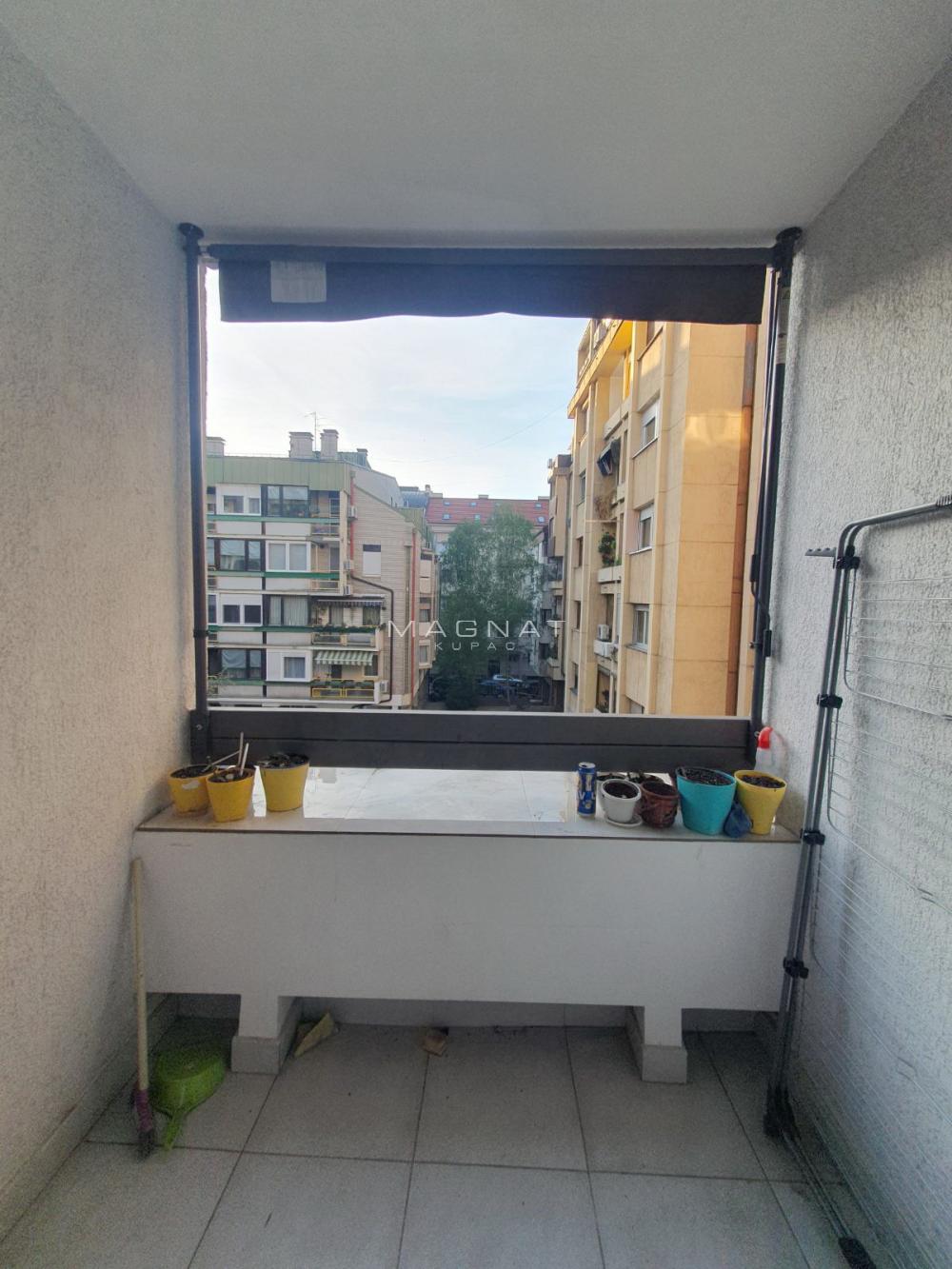 Stan na prodaju u Beogradu, Vračar, troiposoban, 76m2, cena 360000 evra