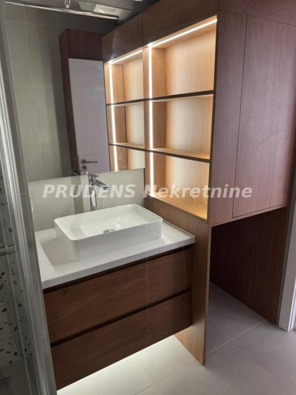 Stan na prodaju u Beogradu, Beograd (centar), jednoiposoban, 48m2, cena 205000 evra