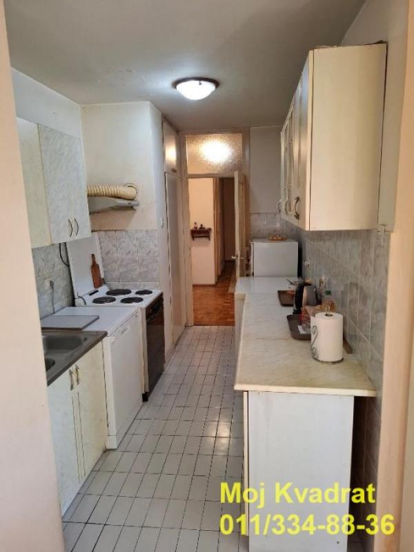 Stan na prodaju u Beogradu, Crveni Krst, troiposoban, 90m2, cena 295000 evra