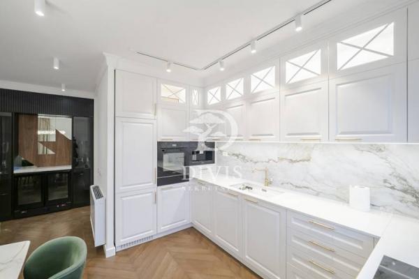 Stan na prodaju u Beogradu, Vračar (Centar), trosoban, 115m2, cena 699990 evra