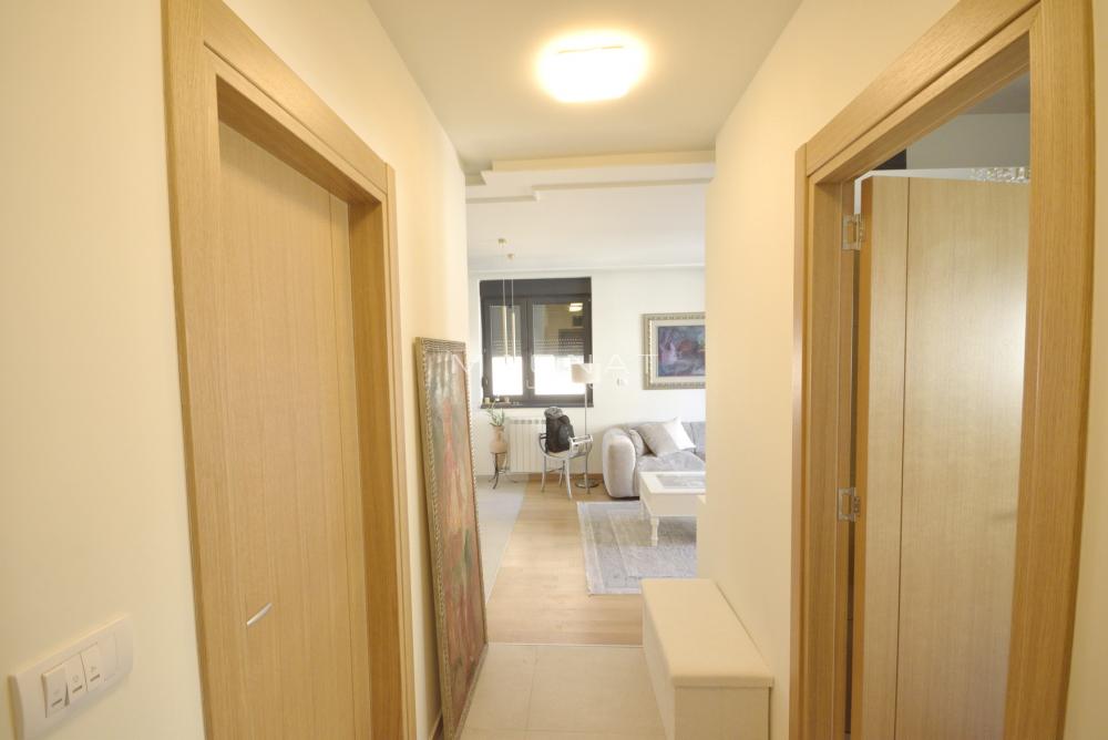 Stan na prodaju u Beogradu, Vračar, jednoiposoban, 43m2, cena 199500 evra