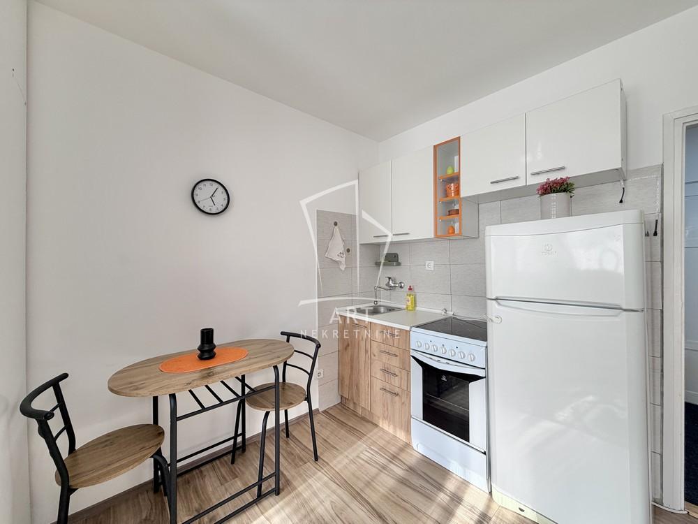 Stan na prodaju u Beogradu, Banovo brdo, 22m2, cena 92000 evra