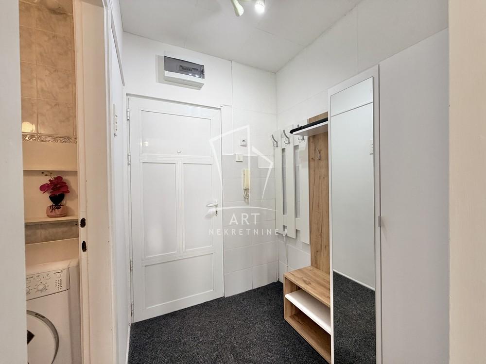 Stan na prodaju u Beogradu, Banovo brdo, 22m2, cena 92000 evra