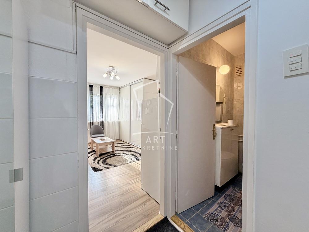 Stan na prodaju u Beogradu, Banovo brdo, 22m2, cena 92000 evra