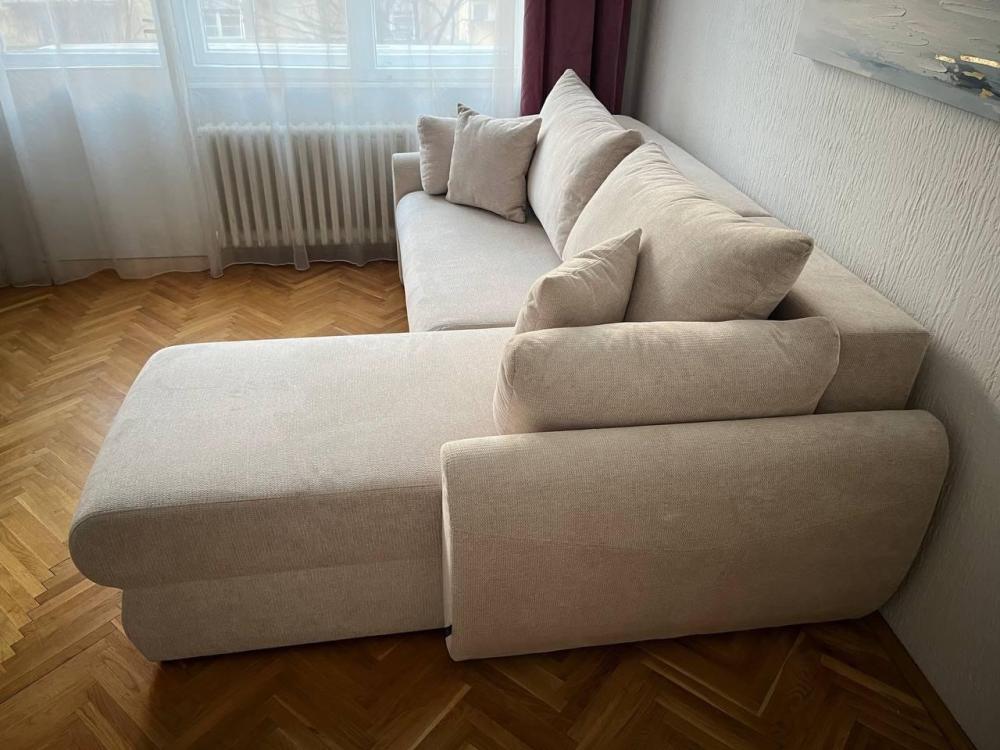 Stan na prodaju u Beogradu, Kalenić pijaca, dvoiposoban, 60m2, cena 297000 evra