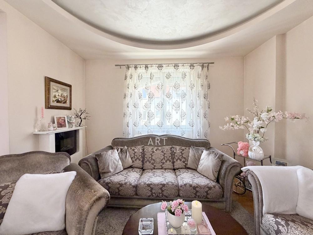 Stan na prodaju u Beogradu, Gornji grad, dvoiposoban, 68m2, cena 249000 evra