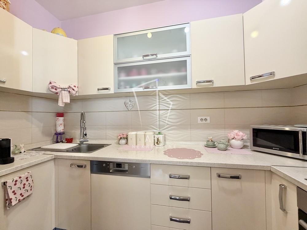 Stan na prodaju u Beogradu, Gornji grad, dvoiposoban, 68m2, cena 249000 evra