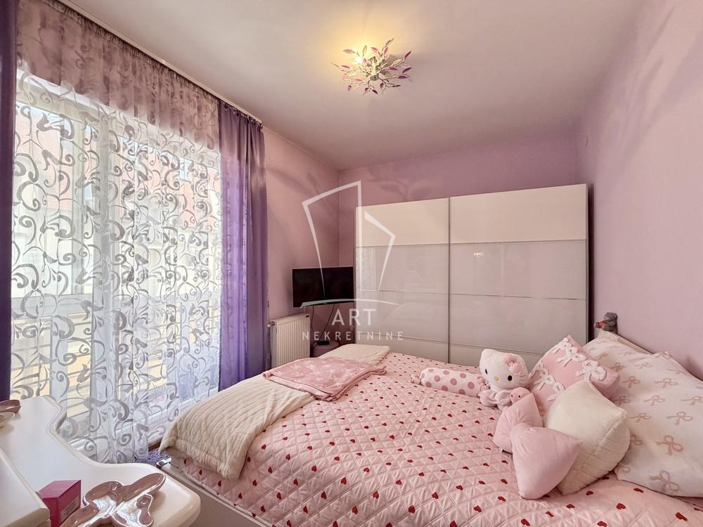 Stan na prodaju u Beogradu, Gornji grad, dvoiposoban, 68m2, cena 249000 evra